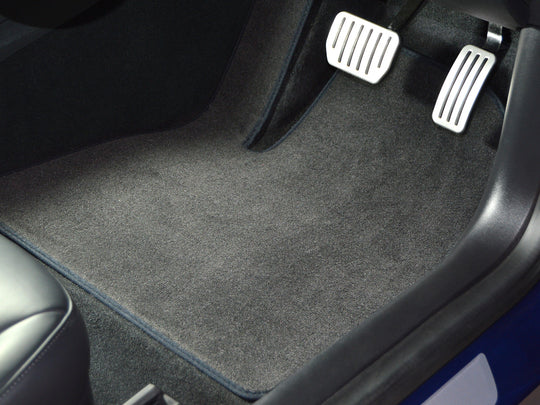 Volkswagen Transporter T4 Van 1990-2003 Van Mats (walkthrough) // Graphite Super, Red Trim