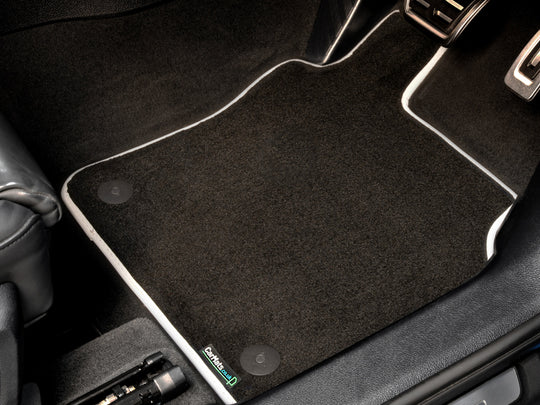Volkswagen Transporter T6.1 Van 2019+ Van Mats (walkthrough) // Black Executive, White Trim